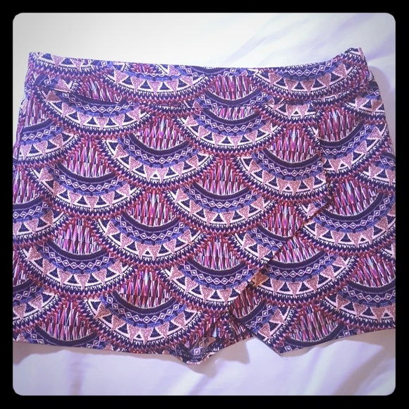 COPY - Pink Republic Geometric Skort Sz. L - Picture 2 of 6